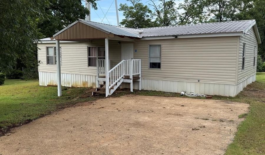 30 Church St, Ariton, AL 36311 - 4 Beds, 2 Bath