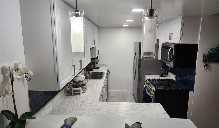 4600 DUKE St 807, Alexandria, VA 22304 - 1 Beds, 1 Bath