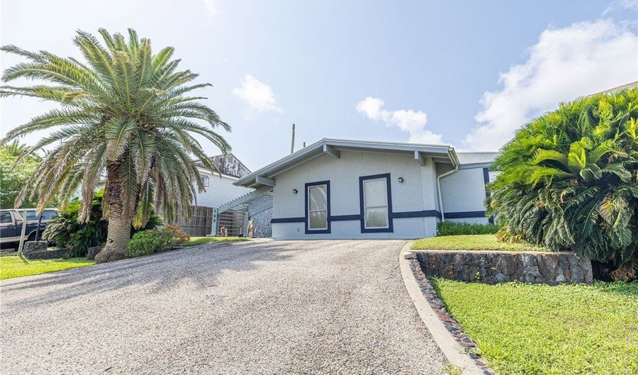 189 Driftwood Dr, City By The Sea, TX 78336 - 3 Beds, 2 Bath