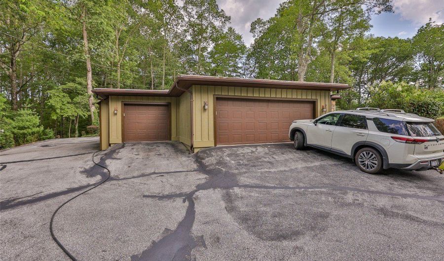 314 Beckonridge Trl, Sapphire, NC 28774 - 3 Beds, 3 Bath