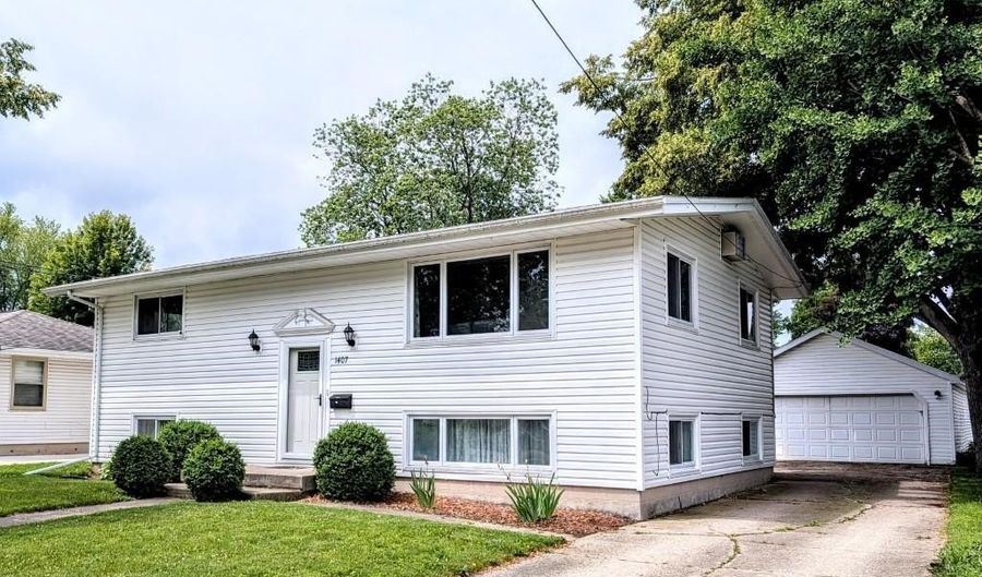 1407 S KERNAN Ave, Appleton, WI 54915 - 3 Beds, 2 Bath