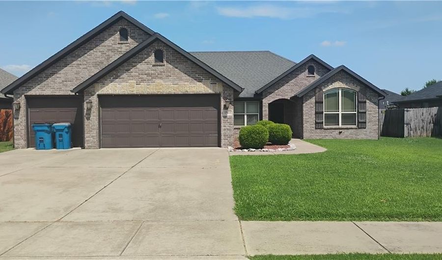 1911 Cypress St, Bentonville, AR 72713 - 3 Beds, 2 Bath