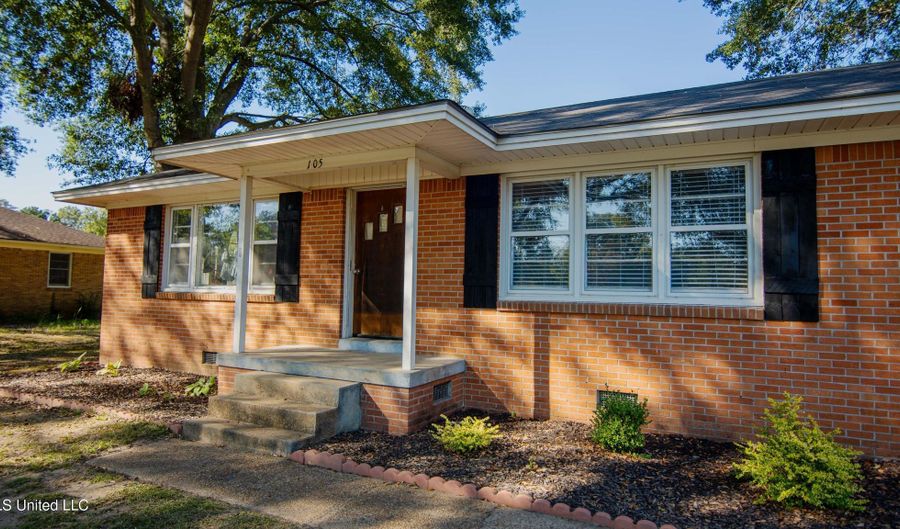 105 Park St, Batesville, MS 38606 - 4 Beds, 2 Bath
