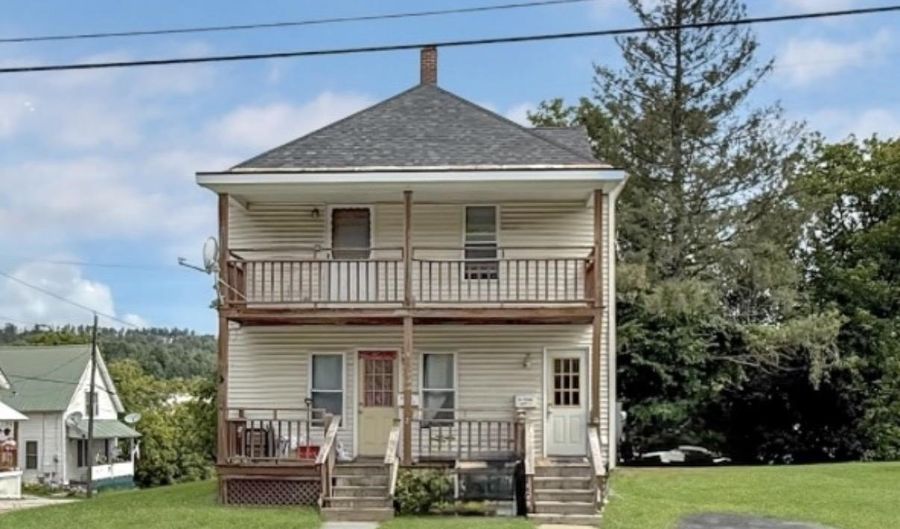 31 Foss St, Barre, VT 05641 - 3 Beds, 2 Bath