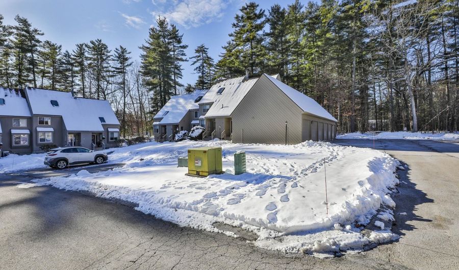 24 Suffolk Ct, Bedford, NH 03110 - 3 Beds, 2 Bath