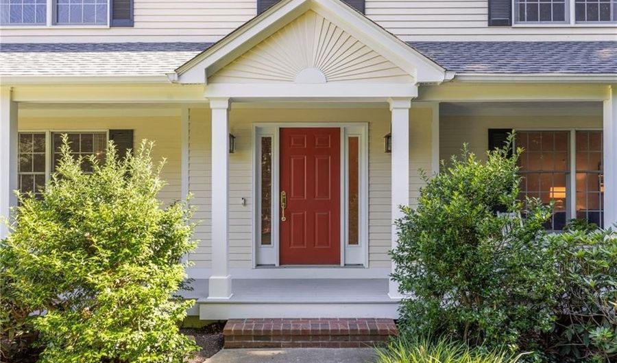 11 Prides Crossing Ln, North Kingstown, RI 02874 - 4 Beds, 3 Bath