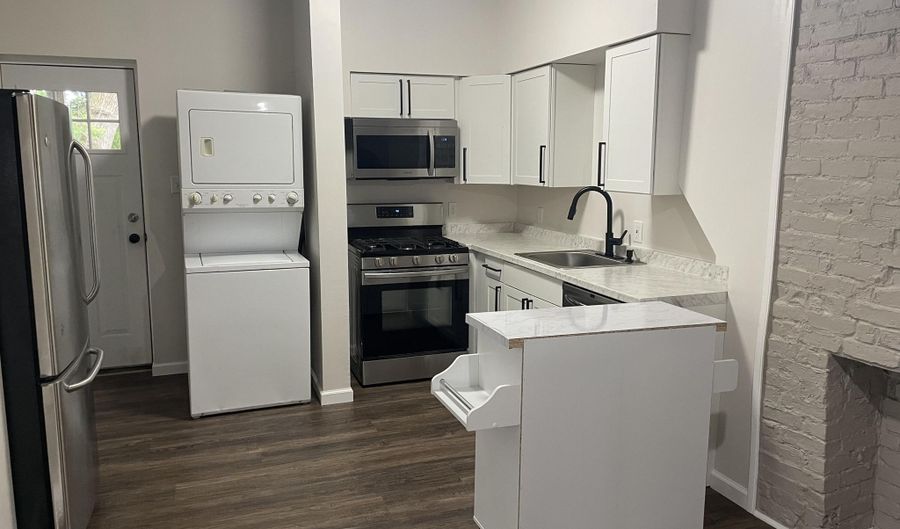 120 Philip St FL 1, Albany, NY 12202 - 2 Beds, 1 Bath