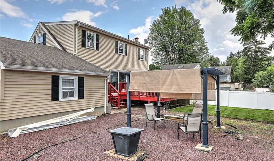 5 HIGH St, Warwick, RI 02886 - 4 Beds, 2 Bath