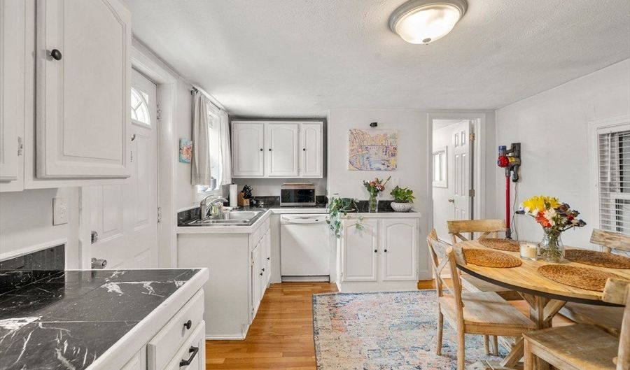 528 E 3rd St A, Boston, MA 02127 - 1 Beds, 1 Bath