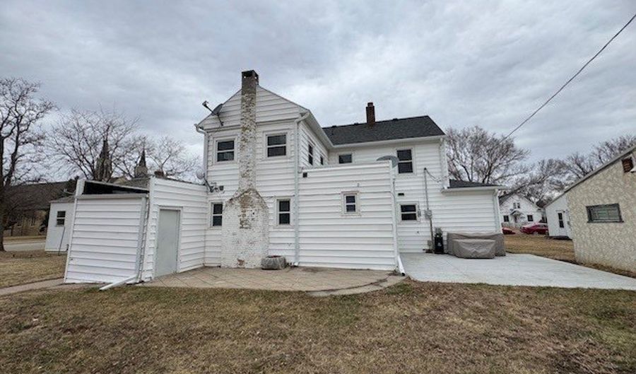 315 W State St, Atkinson, NE 68713 - 4 Beds, 3 Bath
