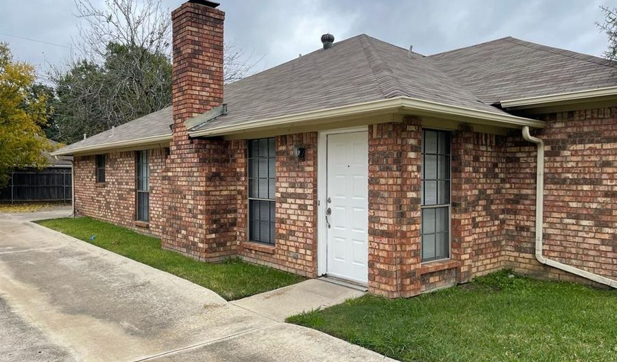 5227 Wild Horse Ct, Arlington, TX 76017 2 Beds, 2 Baths, Duplex 10