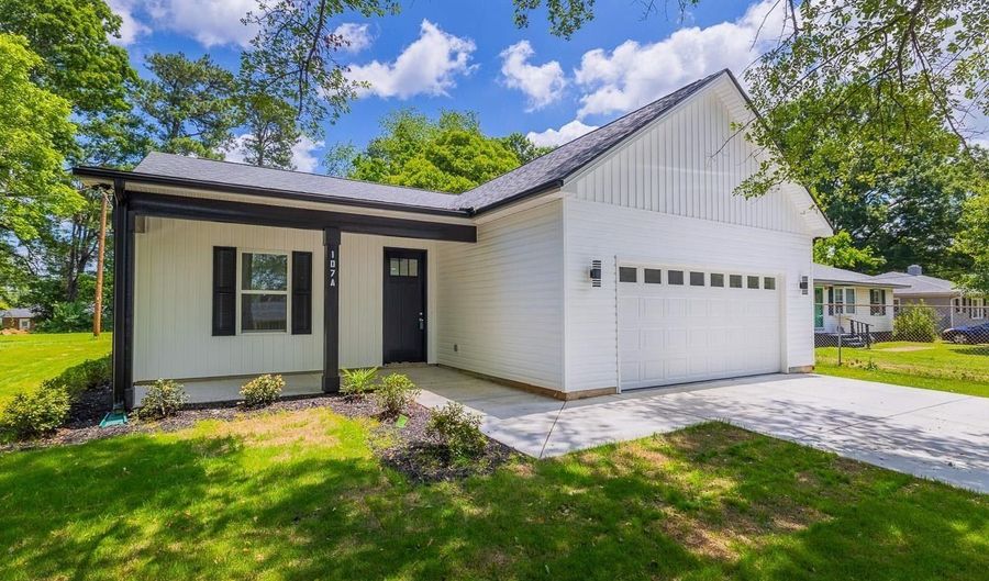 107 A Avondale Rd, Anderson, SC 29624 - 3 Beds, 2 Bath