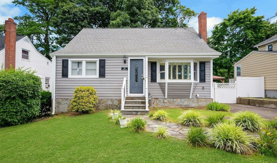110 Herald Ave, Bridgeport, CT 06606 - 3 Beds, 3 Bath