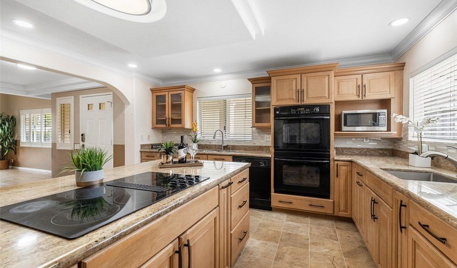 91-272 Kaieleele Pl, Ewa Beach, HI 96706 - 6 Beds, 3 Bath