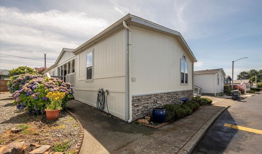 97940 W Benham Ln 4, Brookings, OR 97415 - 2 Beds, 2 Bath