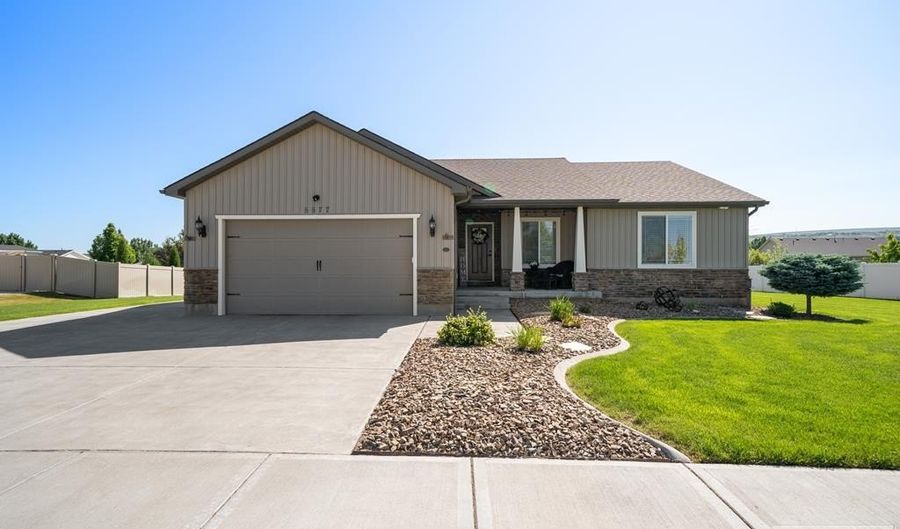 5577 Cottontree Ln, Ammon, ID 83406 - 5 Beds, 3 Bath