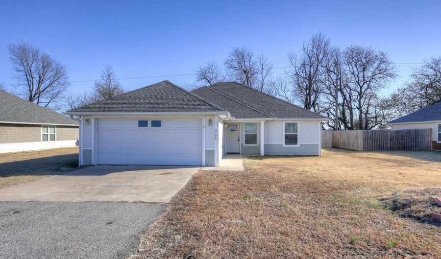 3142 CC Ave, Baxter Springs, KS 66713 - 3 Beds, 2 Bath