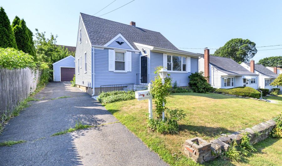 43 Plankton St, Bridgeport, CT 06606 - 3 Beds, 1 Bath