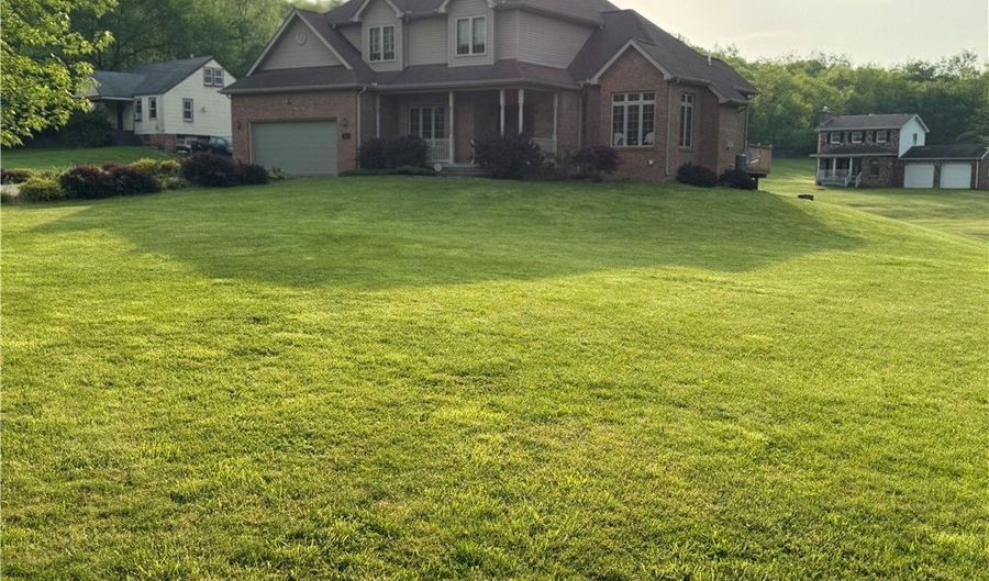 16 Finnin Rd, Allegheny Twp., PA 15068 - 3 Beds, 3 Bath