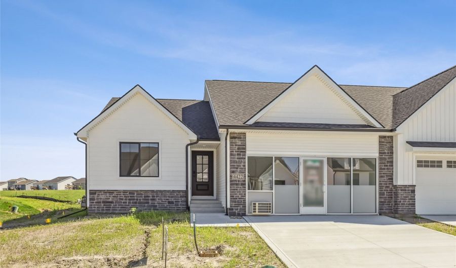 4422 NW Olivia Ln, Ankeny, IA 50023 - 4 Beds, 3 Bath