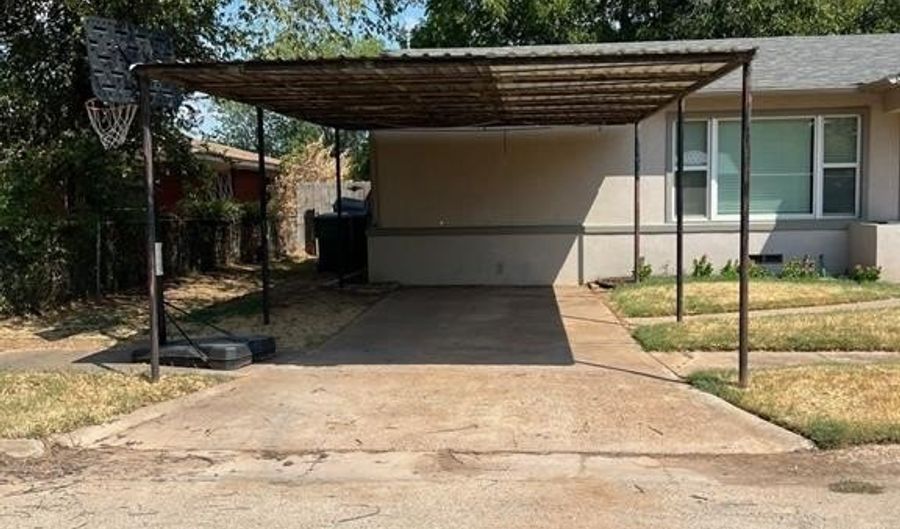 516 S Oak St, Archer City, TX 76351 - 3 Beds, 2 Bath