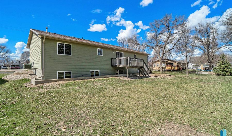 25782 475th Ave, Renner, SD 57055 - 4 Beds, 3 Bath