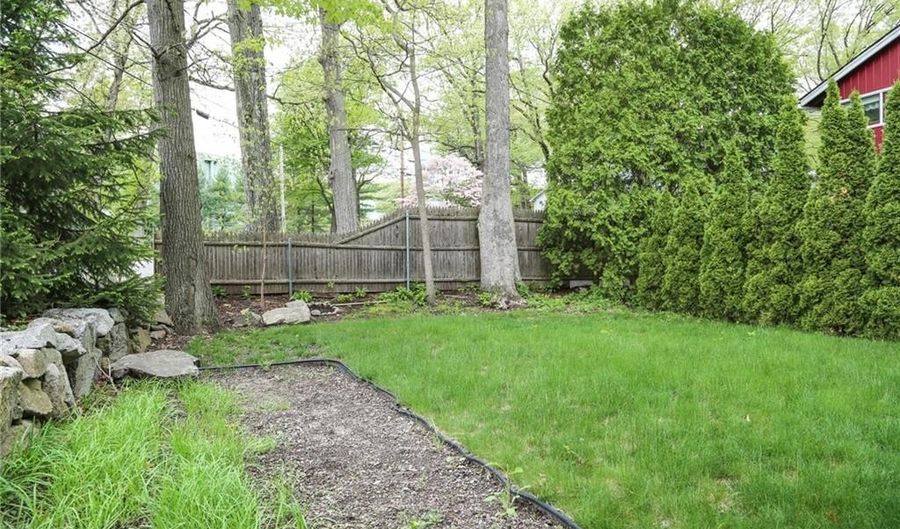 303 Reservoir Ave, Lincoln, RI 02865 - 3 Beds, 2 Bath