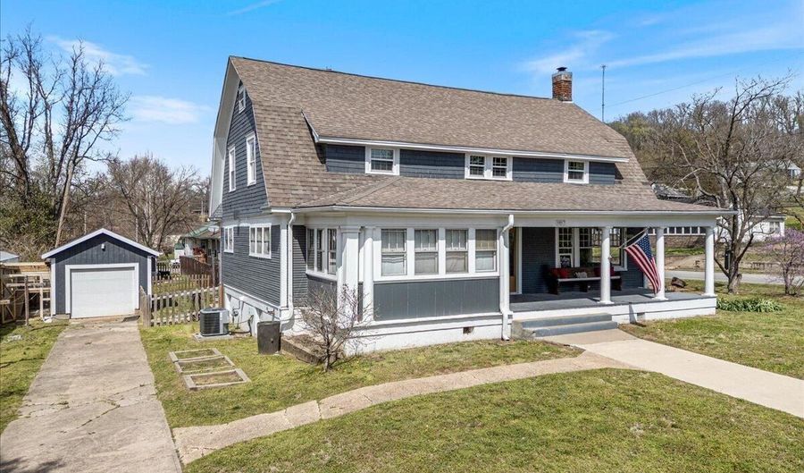 307 E Beaver St, Anderson, MO 64831 - 3 Beds, 2 Bath