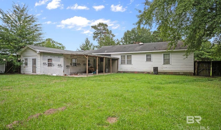 308 4th Ave, Atmore, AL 36502 - 3 Beds, 2 Bath