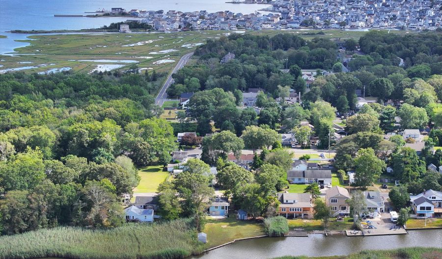 615 Riverside Dr, Bayville, NJ 08721 - 2 Beds, 1 Bath