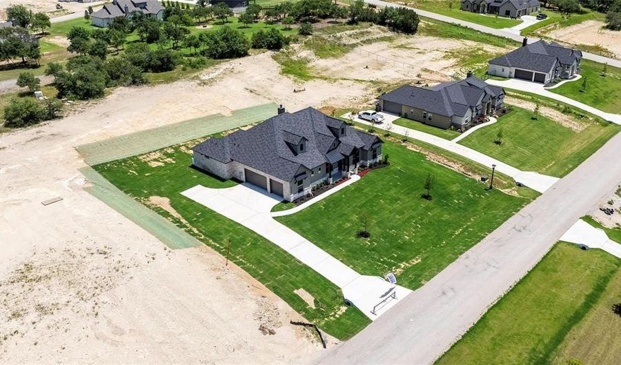 808 Dog Wood Rd, Weatherford, TX 76085 - 4 Beds, 2 Bath