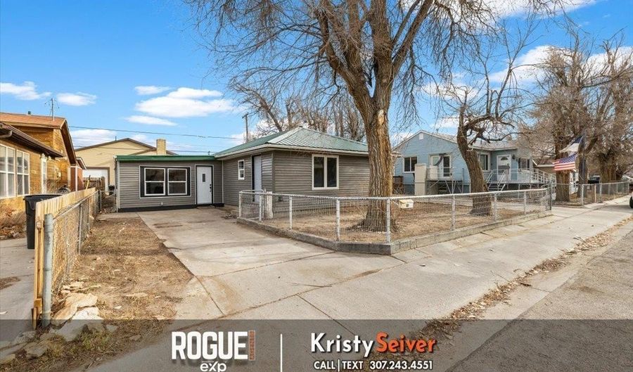 823 N Washington St, Casper, WY 82601 - 4 Beds, 2 Bath