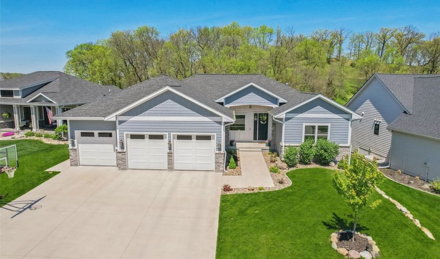 1101 Timber Valley Dr, Polk City, IA 50226 - 5 Beds, 4 Bath