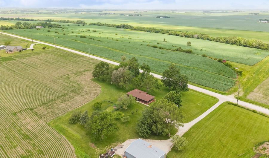 21496 290th St, Adel, IA 50003 - 3 Beds, 3 Bath