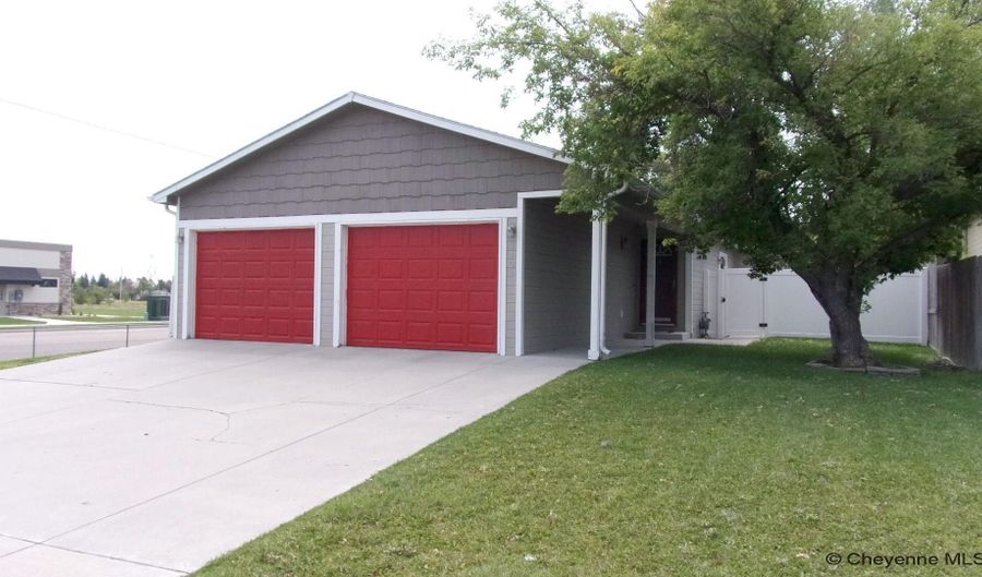 3929 LARAMIE St, Cheyenne, WY 82001 - 3 Beds, 2 Bath