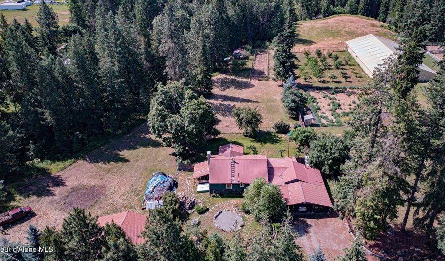 66582 Hwy 2, Bonners Ferry, ID 83805 - 5 Beds, 2 Bath