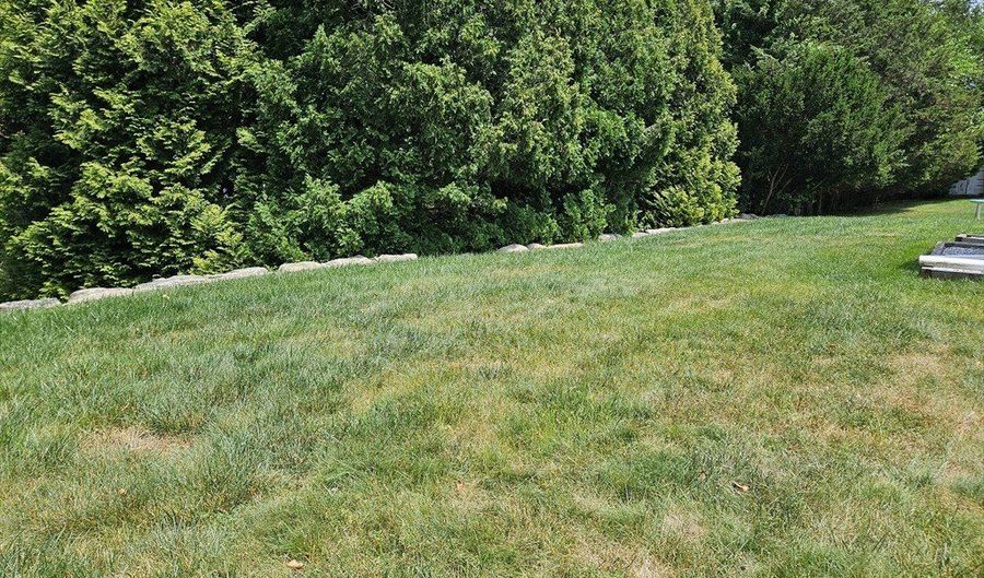 461 River Rd, Lincoln, RI 02865 - 2 Beds, 1 Bath