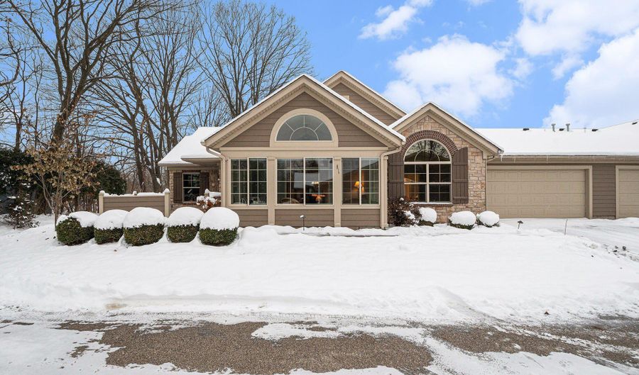 856 Bridge Crest Dr SE, Ada, MI 49301 - 2 Beds, 2 Bath