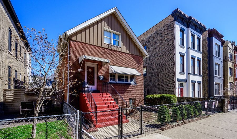 2033 N Sheffield Ave, Chicago, IL 60614 - 0 Beds, 0 Bath