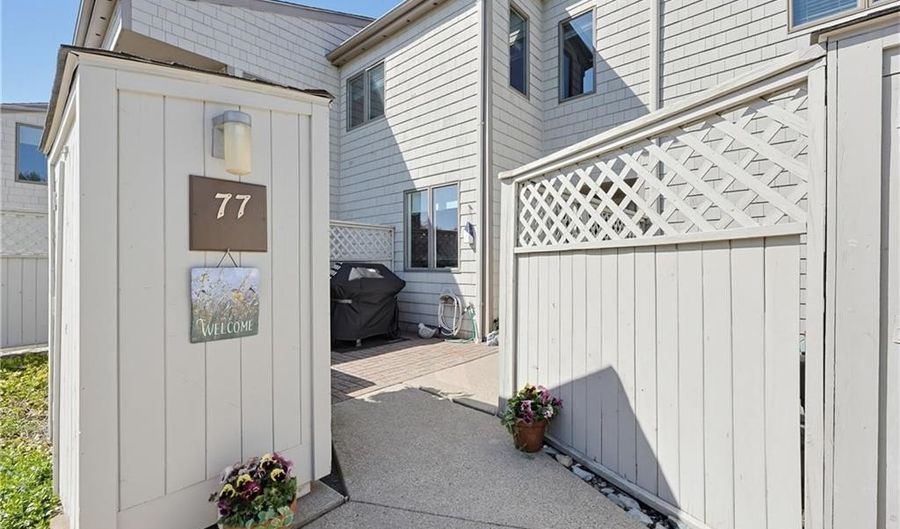 77 Windward Ln, Bristol, RI 02809 - 2 Beds, 2 Bath