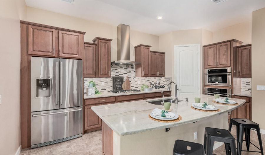 20584 W HILLCREST Blvd, Buckeye, AZ 85396 - 2 Beds, 2 Bath