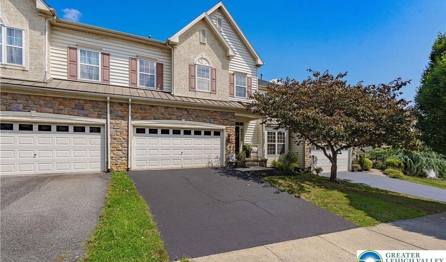 515 N 41st St, Allentown, PA 18104 - 3 Beds, 3 Bath