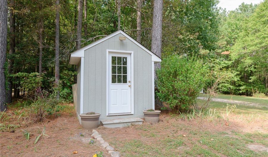 10410 Robins Nest Ln, Ark, VA 23061 - 3 Beds, 2 Bath