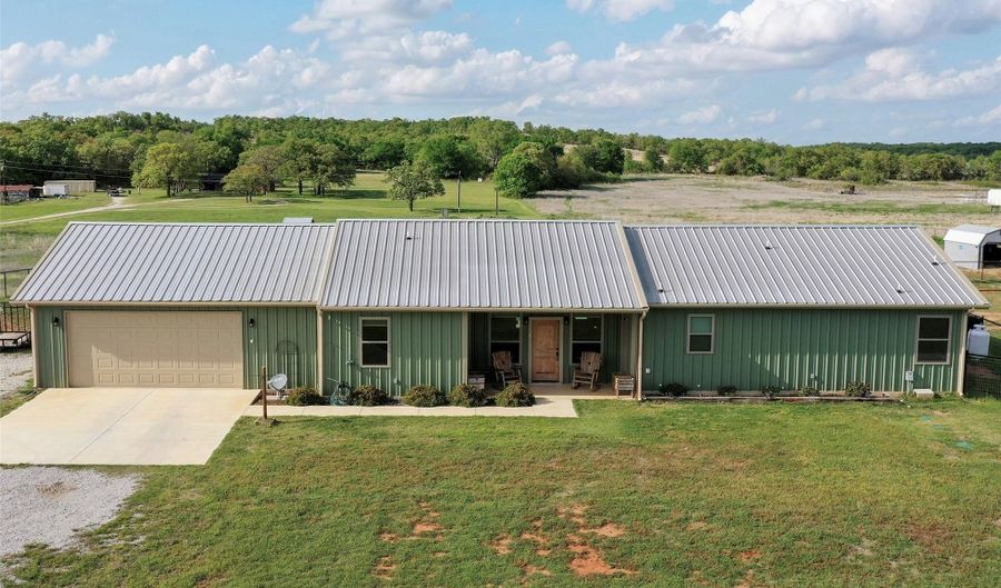 1020 County Road 1596, Alvord, TX 76225 - 3 Beds, 2 Bath