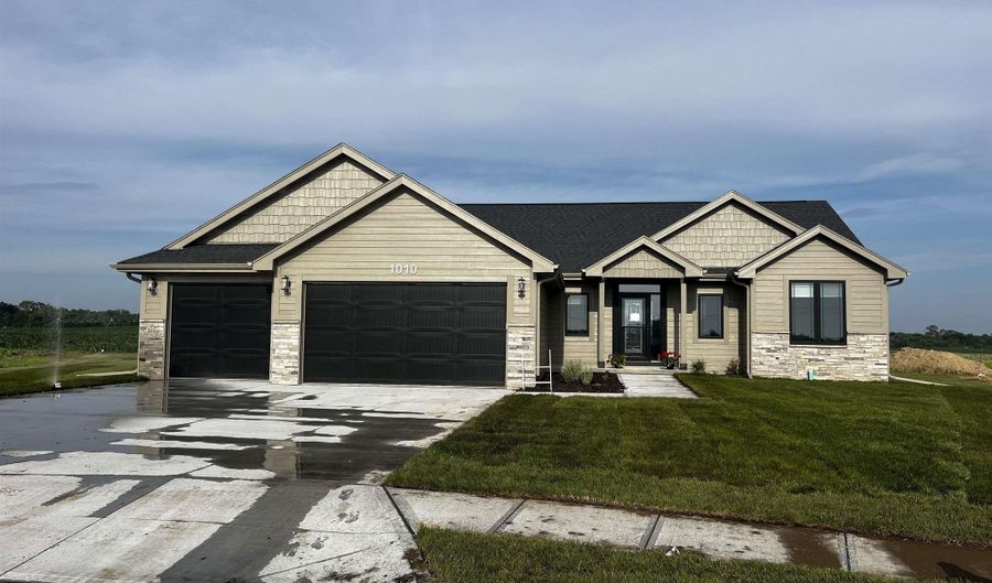 1010 Bluejay Cir, Ashland, NE 68003 - 5 Beds, 3 Bath