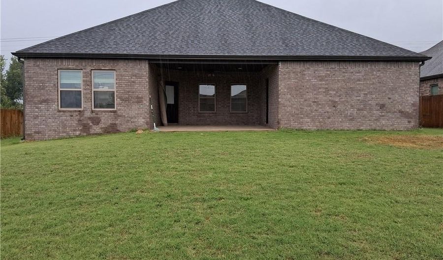 1971 Edgewood Rd, Bentonville, AR 72713 - 4 Beds, 2 Bath