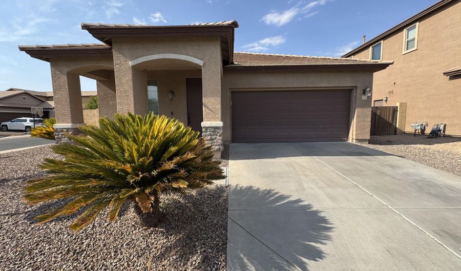 4022 E CHERRY HILLS Dr, Chandler, AZ 85249 - 3 Beds, 2 Bath