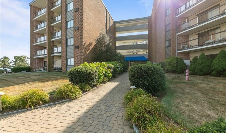 1204 Capella S St, Newport, RI 02840 - 1 Beds, 1 Bath