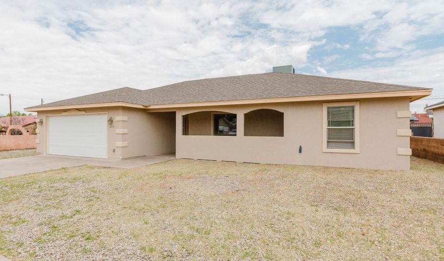 809 Larkspur St, Alamogordo, NM 88310 - 3 Beds, 3 Bath