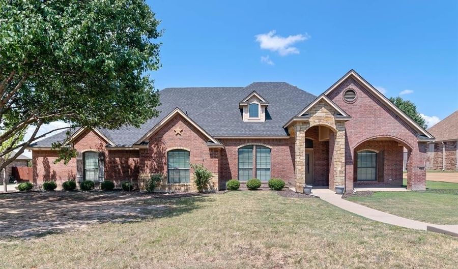 213 Billo Ct, Weatherford, TX 76087 - 4 Beds, 3 Bath